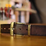 Læderbælte til kvinder med patineret finish og retropræg – model Elise